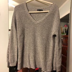 ADORABLE GRAY SWEATER!   AMERICAN EAGLE